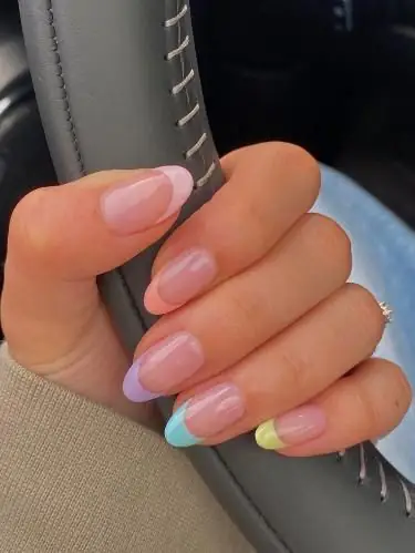 girls hand nails